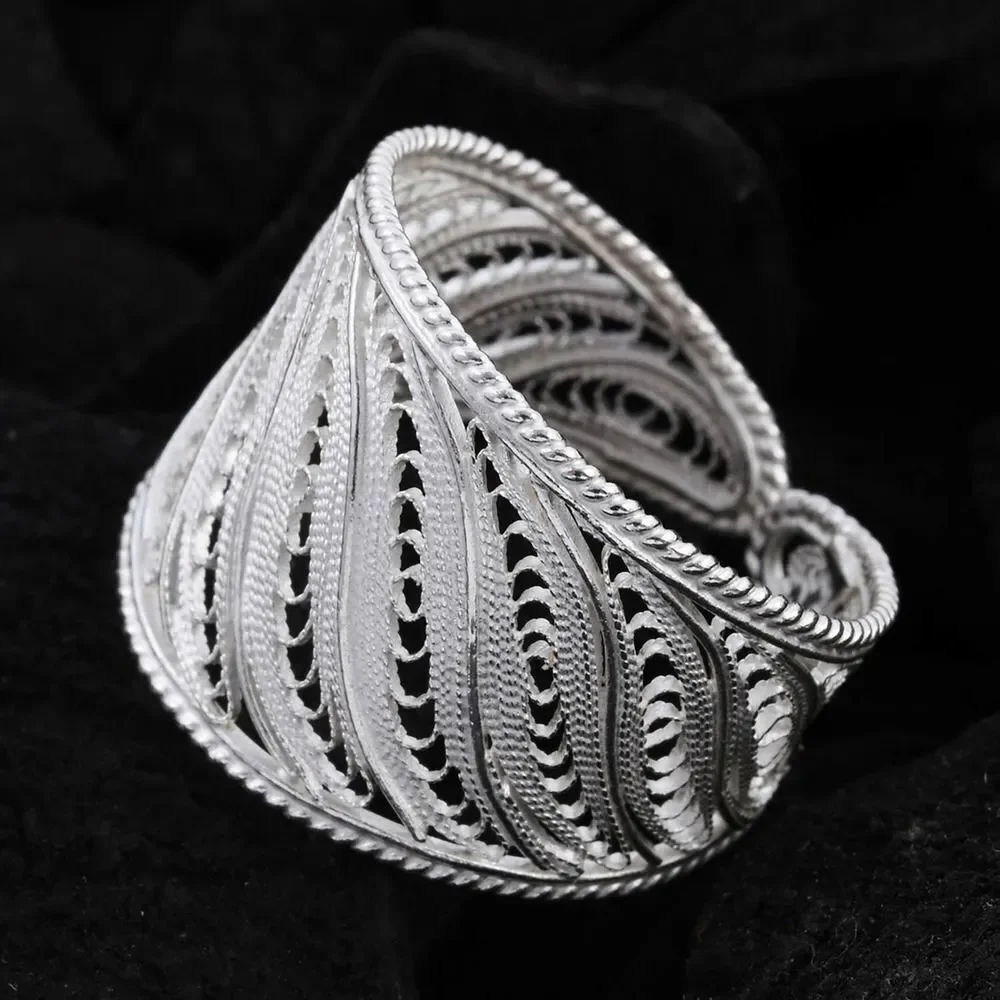 Sterling Silver Openworkd Band Ring (3.68 g) Size 8